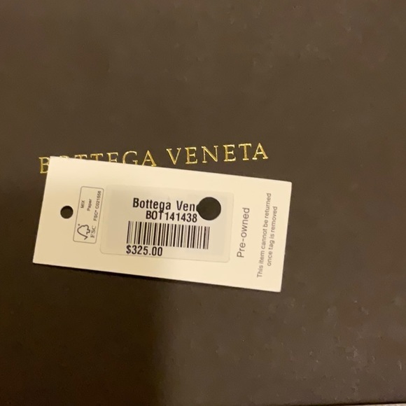 Bottega Veneta Leather Compact Wallet - Picture 7 of 9